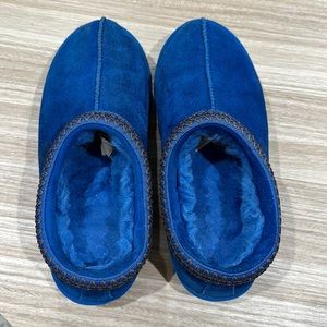 UGG SLIPPERS